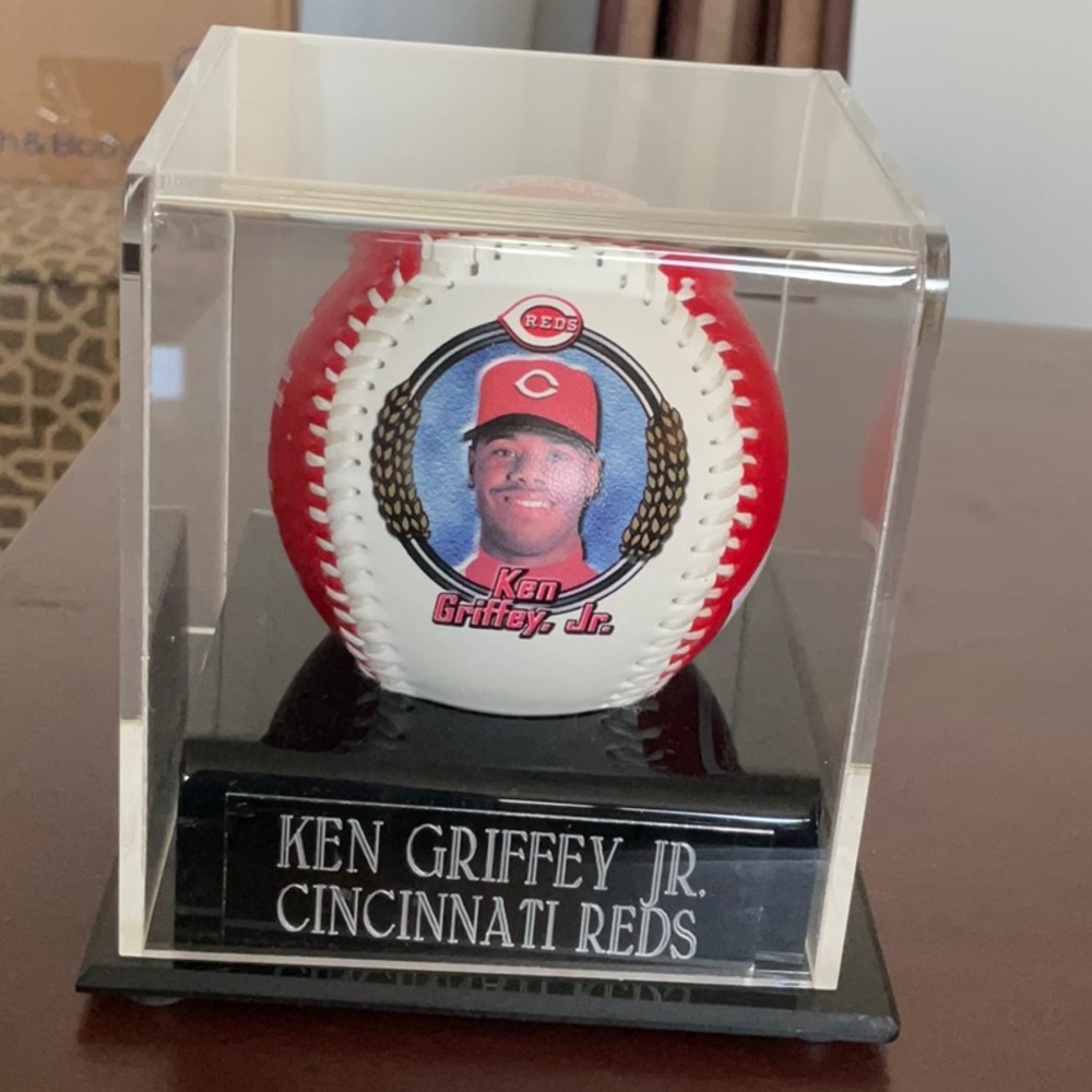 Ken Griffey Jr Autographed Signed Baseball w/ Case Display FOTOBALL